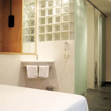 La Plaza Hotel 3*